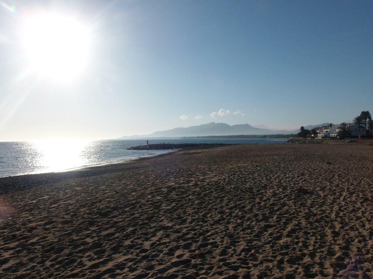 Cozzy Flat In A Quiet And Nice Area / Acogedor Apartamento En Zona Tranquila Y Agradable Cambrils Exterior photo